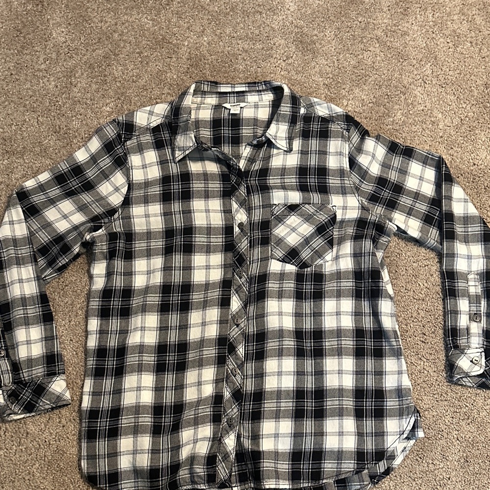 Womens Black and White Plaid Shirt